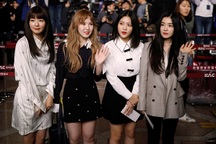 Dàn ca sĩ Hàn Quốc lần đầu sang Triều Tiên biểu diễn sau 10 năm