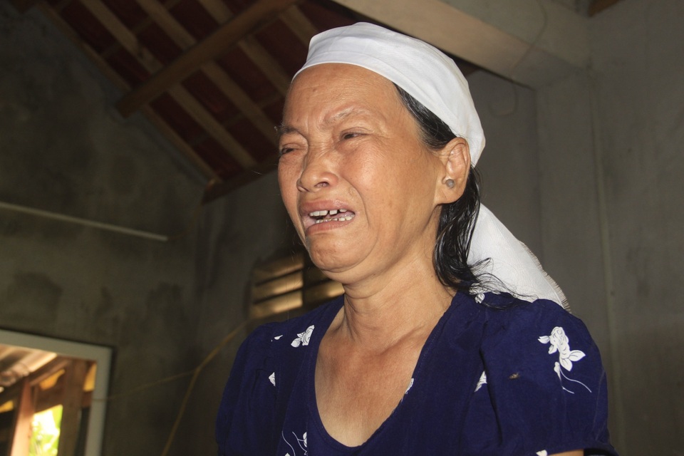 Người mẹ nghèo nghẹn ngào đau đớn như đứt từng khúc ruột vì mất con - 4 Người mẹ nghèo nghẹn ngào đau đớn như đứt từng khúc ruột vì mất con - 4