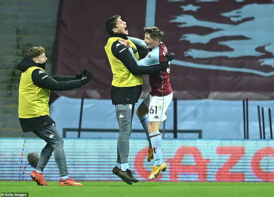 Liverpool phục hận thất bại 2-7 trước Aston Villa - 5 Liverpool phục hận thất bại 2-7 trước Aston Villa - 5