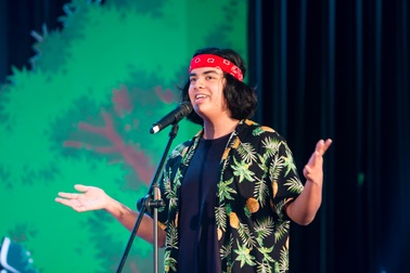 Thần đồng âm nhạc Jayden Trịnh góp mặt tại đêm gala cực wow của Apollo English