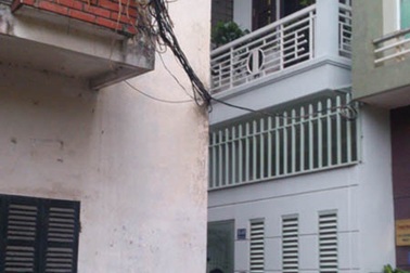 Hà Nội: Đâm chết phụ nữ mới sinh con 17 ngày rồi tự sát