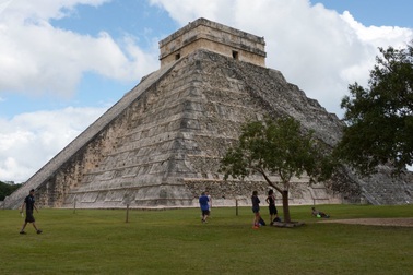 Nguyên nhân chính khiến người Maya bị diệt vong?