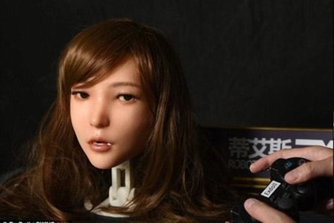 Xem robot tình dục xinh đẹp nói chuyện và ca hát như người thật