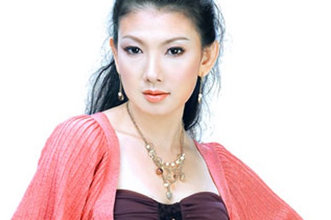 Mỹ Uyên từng “thua độ” vì cầu thủ… đẹp trai 