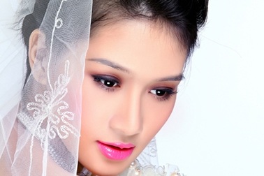 Cô dâu xinh đẹp Triệu Trang