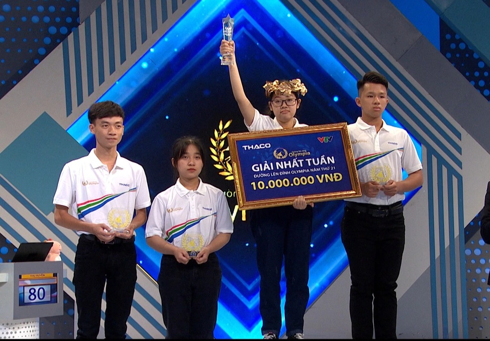 Nữ sinh Hà Nội san bằng kỷ lục sau 21 năm Đường lên đỉnh Olympia - 3 Nữ sinh Hà Nội san bằng kỷ lục sau 21 năm Đường lên đỉnh Olympia - 3