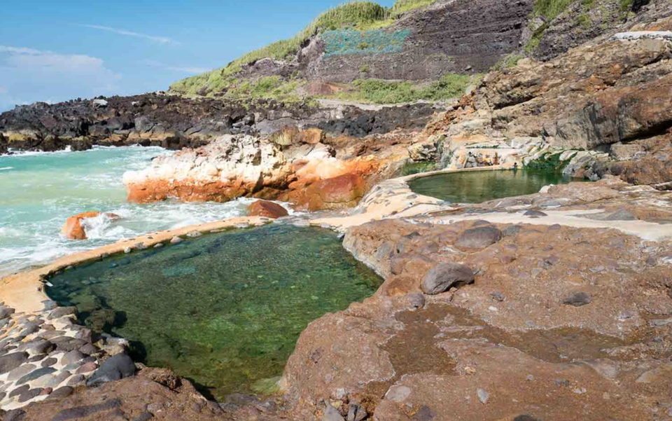 Thả mình thư giãn trong bồn onsen đá tự nhiên trên đảo Iojima - 3 Thả mình thư giãn trong bồn onsen đá tự nhiên trên đảo Iojima - 3