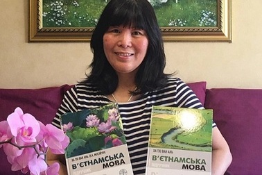 Bộ sách song ngữ tâm huyết của cô giáo dạy tiếng Việt ở Ukraine