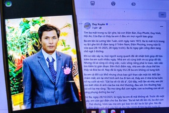 Con gái khóc nghẹn ngóng tin cha mất tích 28 ngày trong lũ dữ