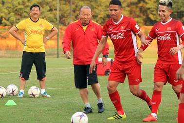 HLV Park Hang Seo có đúng đắn khi loại Đinh Thanh Trung?