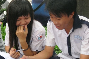 Sĩ tử "khiếp hãi" vì bị ép... ăn