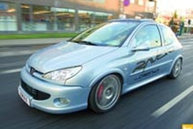 Malaysia liên doanh lắp xe Peugeot của Pháp