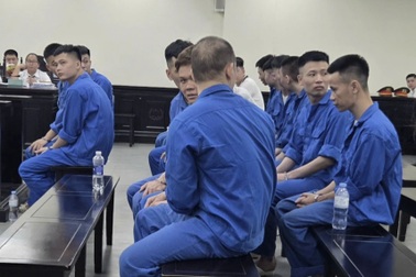 Nhóm người lợi dụng sự nổi tiếng của Huấn "Hoa Hồng" để lừa đảo