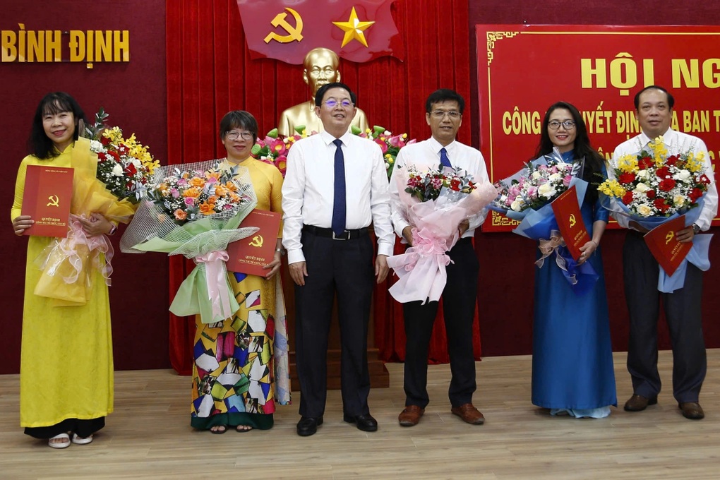 Hợp nhất báo, đài và trang tin điện tử thành báo Bình Định - 1 Hợp nhất báo, đài và trang tin điện tử thành báo Bình Định - 1