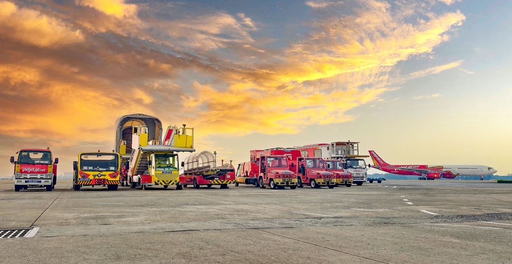 Η Vietjet αυτοεξυπηρετεί το έδαφος, έτοιμο για την περίοδο αιχμής στο τέλος του έτους - 2 Vietjet tự phục vụ mặt đất, sẵn sàng cho mùa cao điểm cuối năm - 2