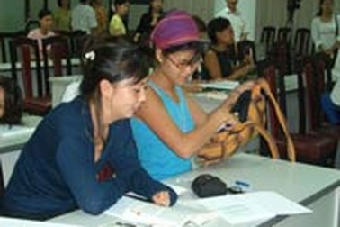 Lớp học tiếng Việt cho thanh niên Việt kiều