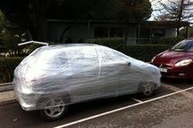 Chết cười với muôn kiểu hình phạt dành cho xe đỗ ẩu