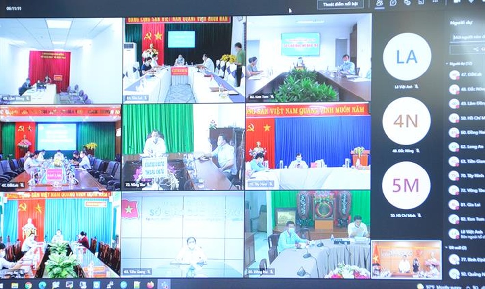 Căng mình chấm thi ở điểm nóng Covid: Nhiều tỉnh đã chấm xong môn Văn - 2 Căng mình chấm thi ở điểm nóng Covid: Nhiều tỉnh đã chấm xong môn Văn - 2