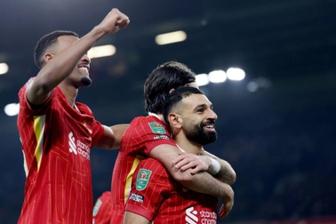 Vùi dập Tottenham, Liverpool vào chung kết Cúp Liên đoàn Anh