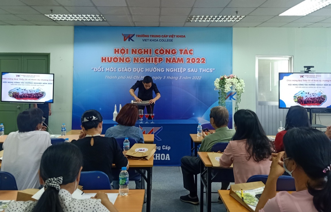 Có phải học dở mới vào học cao đẳng, trung cấp? - 1 Có phải học dở mới vào học cao đẳng, trung cấp? - 1