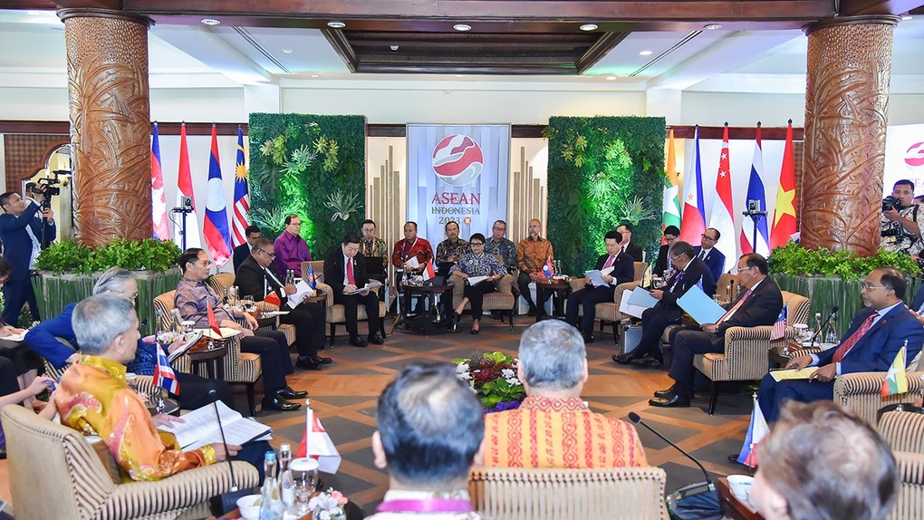 Đề nghị ASEAN kiên trì với lập trường nguyên tắc về Biển Đông - 2 Đề nghị ASEAN kiên trì với lập trường nguyên tắc về Biển Đông - 2