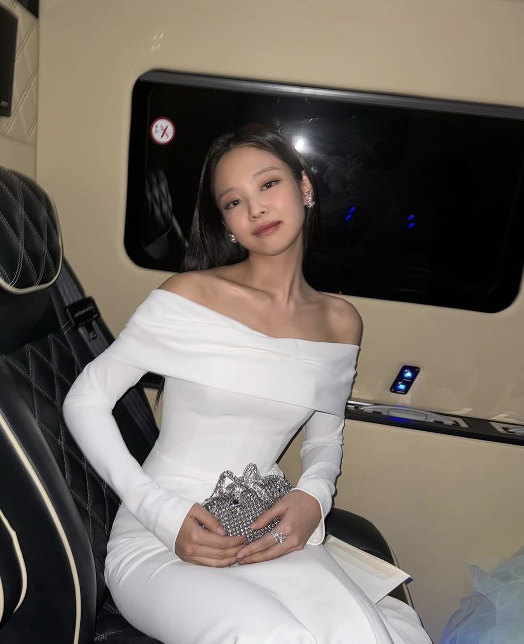 Ảnh chụp tại một nhà hàng Việt Nam của Jennie hút gần 3 triệu lượt thích - 6 Ảnh chụp tại một nhà hàng Việt Nam của Jennie hút gần 3 triệu lượt thích - 6