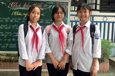 Ba học sinh nhặt được 50 triệu đồng, nhờ công an tìm người đánh rơi