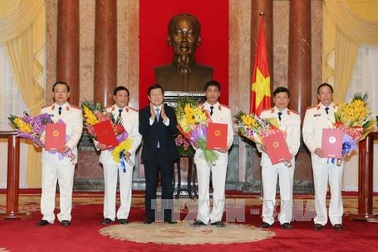 Chủ tịch nước trao quyết định bổ nhiệm Kiểm sát viên Viện Kiểm sát nhân dân tối cao