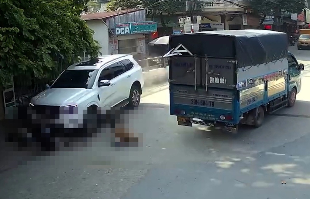 Ô tô đâm nhóm người đi đám ma ở Hà Nội, một nạn nhân tử vong - 1 Ô tô đâm nhóm người đi đám ma ở Hà Nội, một nạn nhân tử vong - 1