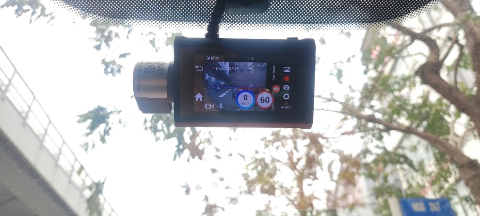 Camera 4G Ellicam A64GS tích hợp cảnh báo tốc độ, hỗ trợ lái xe an toàn - 5 Camera 4G Ellicam A64GS tích hợp cảnh báo tốc độ, hỗ trợ lái xe an toàn - 5