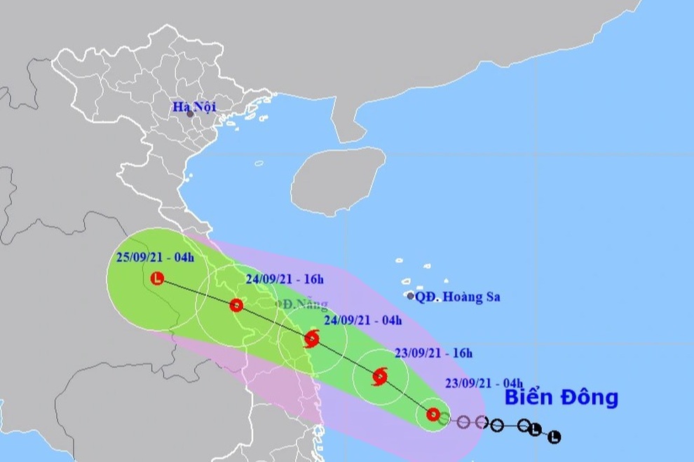 Áp thấp nhiệt đới khả năng mạnh thành bão đang hướng vào miền Trung - 1 Áp thấp nhiệt đới khả năng mạnh thành bão đang hướng vào miền Trung - 1