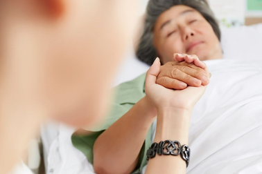 Mẹ dùng "khổ nhục kế" để các anh tôi tự nguyện làm hòa với nhau