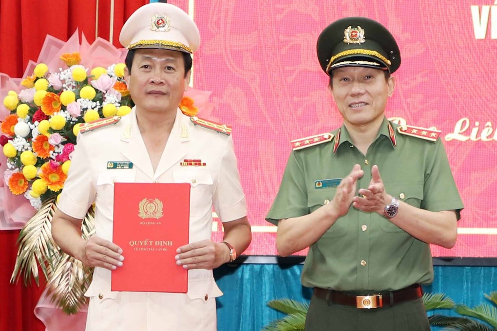 Phó Giám đốc Công an Cà Mau làm Giám đốc Công an Bạc Liêu - 2 Phó Giám đốc Công an Cà Mau làm Giám đốc Công an Bạc Liêu - 2
