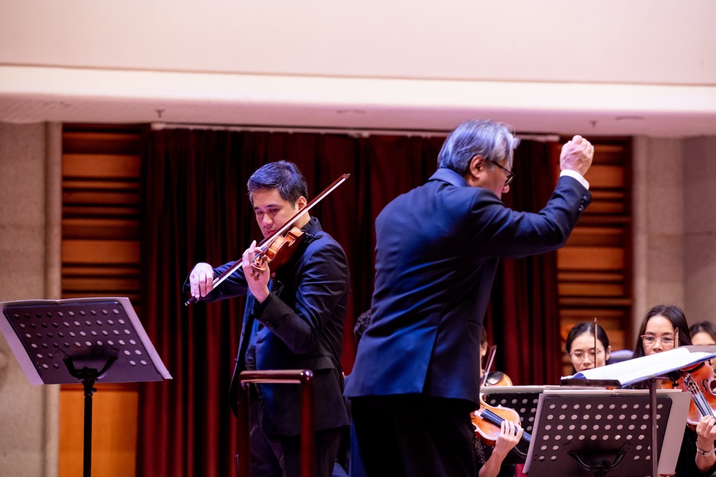 Hòa nhạc Joint Concert gây choáng ngợp với khán giả yêu nhạc cổ điển - 2 Hòa nhạc Joint Concert gây choáng ngợp với khán giả yêu nhạc cổ điển - 2
