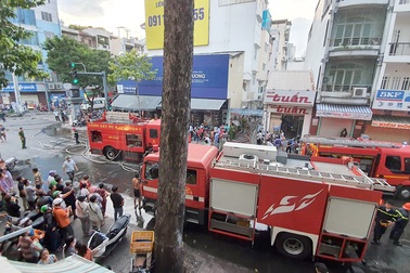 Cháy lớn tại căn nhà trong hẻm ở trung tâm Sài Gòn
