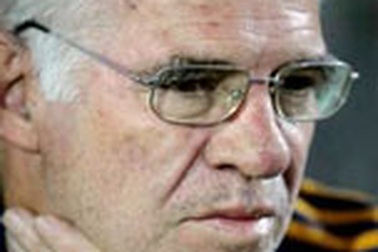 "Nhà hiền triết" lo ngại bị mất niềm tin