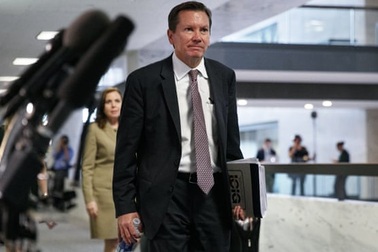 Báo Mỹ: Ông Trump tính sa thải quan chức nộp đơn tố giác lên Quốc hội