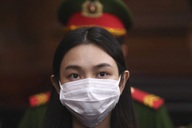 Hình ảnh hoa hậu Thùy Tiên, Quang Linh Vlogs, Hằng Du Mục tại phiên toà