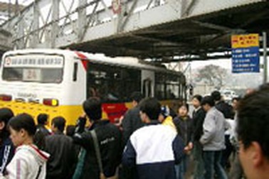 Xe buýt rởm lộng hành tuyến Hà Nội - Bắc Ninh