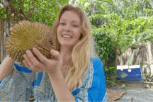 Cô gái Mỹ đến TPHCM sống vì mê trái cây Việt, mỗi ngày ăn hoa quả thay cơm