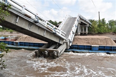 Điểm lại những cây cầu huyết mạch bất ngờ... sập ở Cà Mau