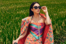 Hoa hậu Tiểu Vy "thả dáng" giữa đất trời Hội An