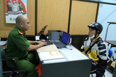 Tóm gọn kẻ bịt mặt cướp của tại các cửa hàng ở Đồng Nai