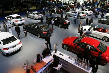 Dự báo cạnh tranh “khốc liệt” trong giới buôn xe ô tô vào cuối năm