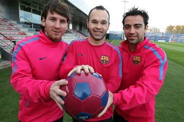 Cơ hội chia đều cho Xavi, Iniesta và Messi