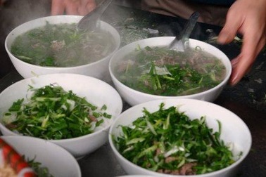 Báo Tây khen phở Việt