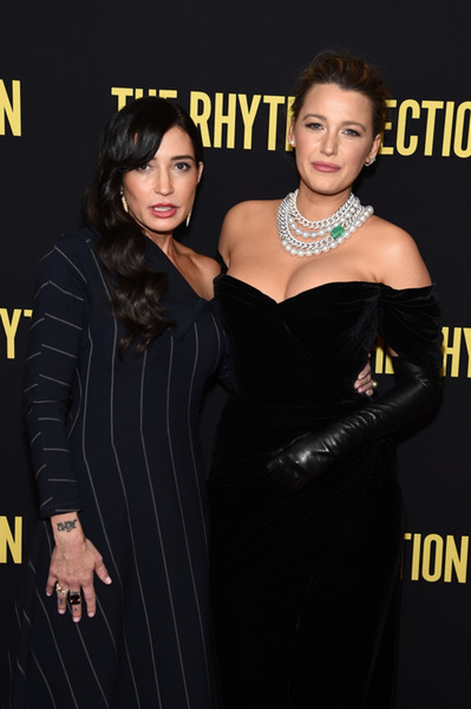 Blake Lively diện váy trễ nải quảng bá phim mới - 10 Blake Lively diện váy trễ nải quảng bá phim mới - 10