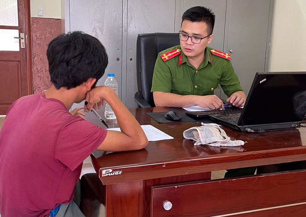 Bé gái 6 tuổi bị 2 thiếu niên xâm hại tình dục - 1 Bé gái 6 tuổi bị 2 thiếu niên xâm hại tình dục - 1