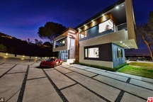 Ngắm siêu dinh thự 7,6 triệu đô của sao Hollywood