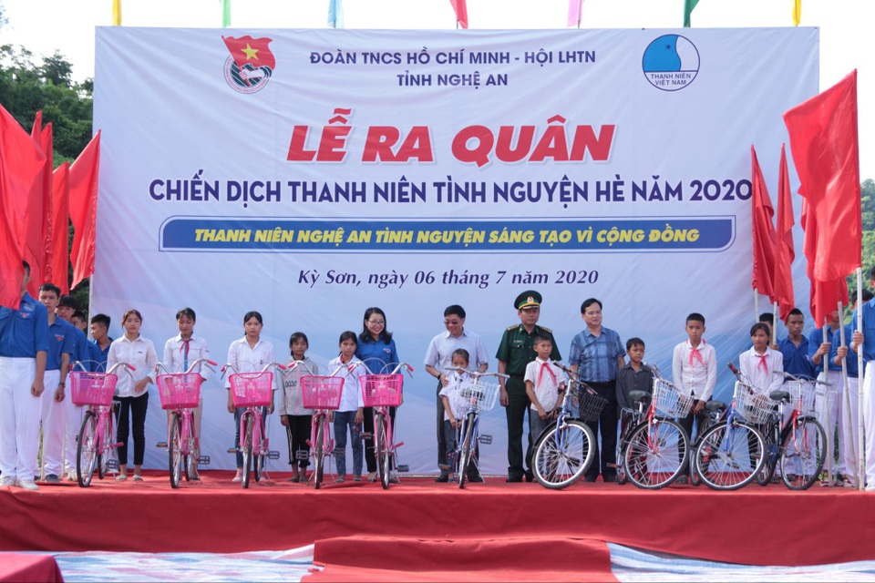Tỉnh đoàn Nghệ An ra quân tình nguyện ở biên giới Việt - Lào - 7 Tỉnh đoàn Nghệ An ra quân tình nguyện ở biên giới Việt - Lào - 7